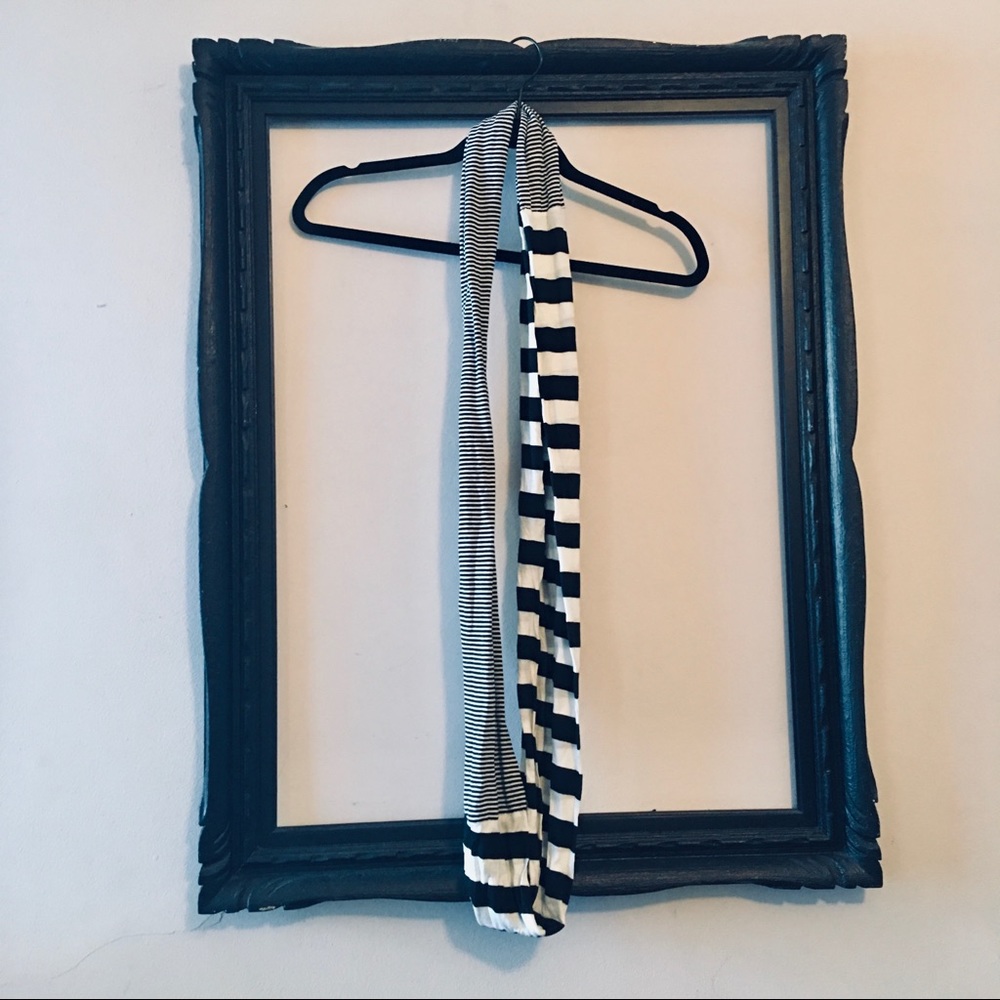 Black and white Infinity scarf